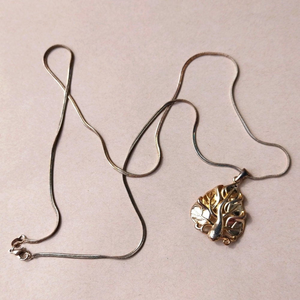 Sterling Silver Leaf Pendant Necklace